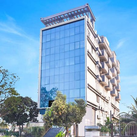 Super Townhouse Lohegaon Near Pune Airport Formerly Landmark Regency Lohogaon Bagian luar foto