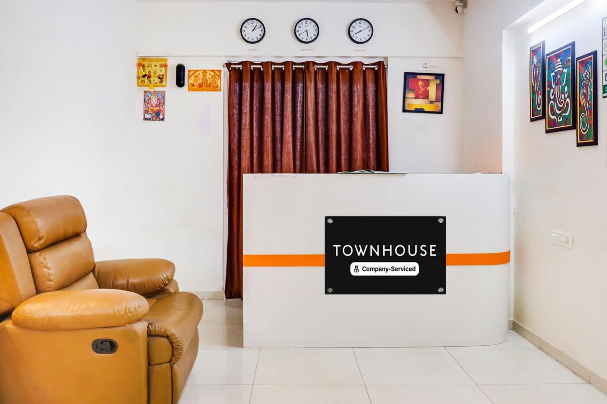 Super Townhouse Lohegaon Near Pune Airport Formerly Landmark Regency Lohogaon Bagian luar foto