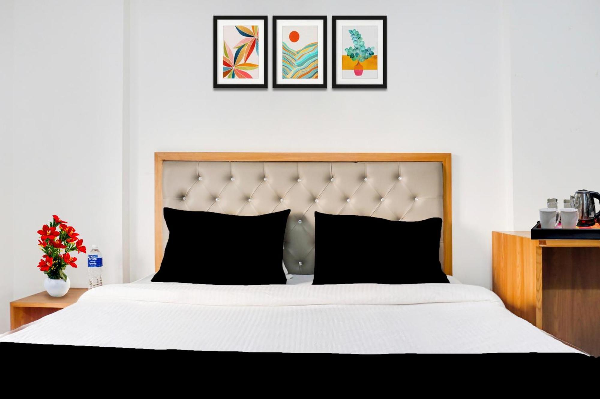 Super Townhouse Lohegaon Near Pune Airport Formerly Landmark Regency Lohogaon Bagian luar foto