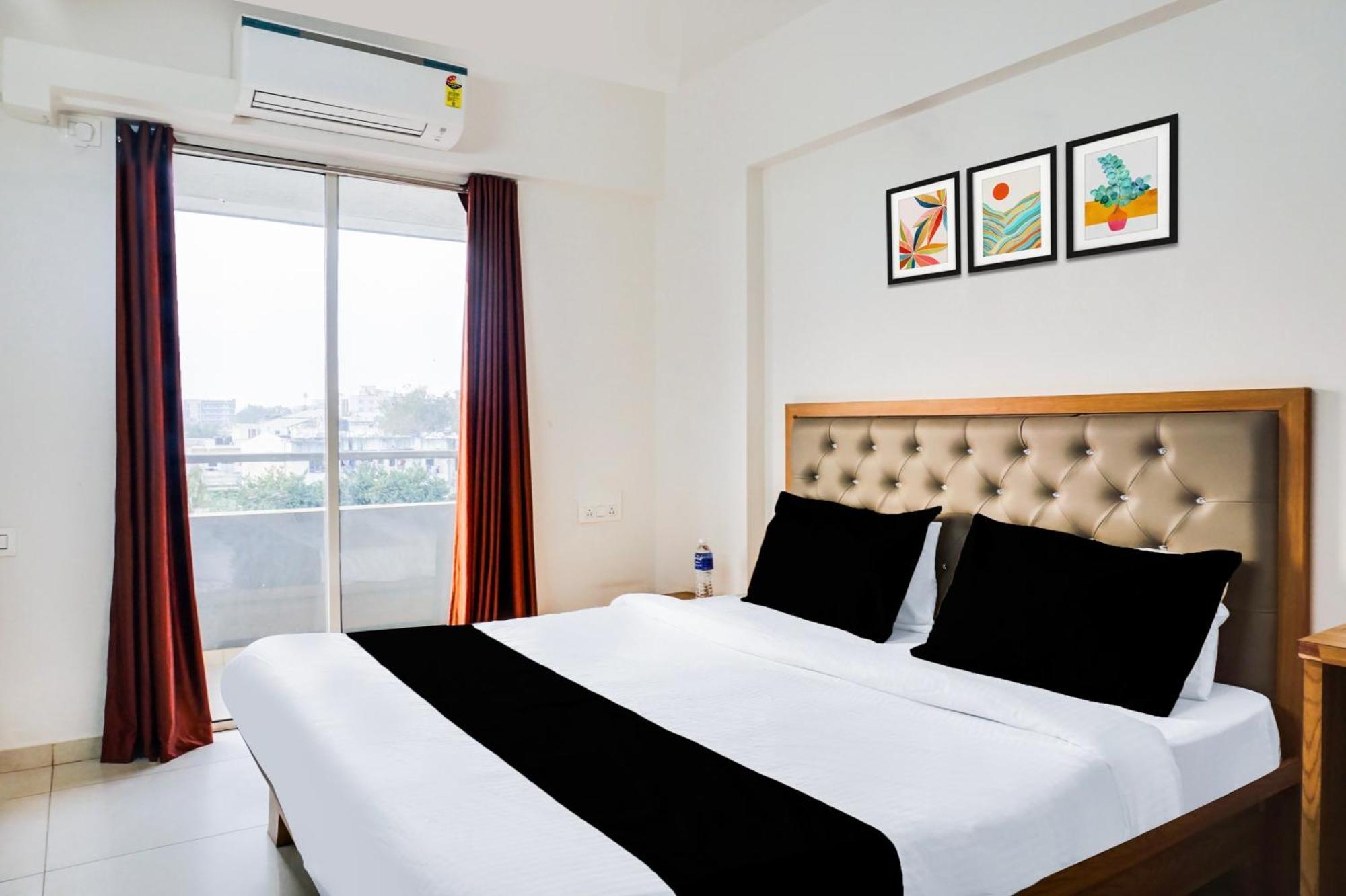 Super Townhouse Lohegaon Near Pune Airport Formerly Landmark Regency Lohogaon Bagian luar foto