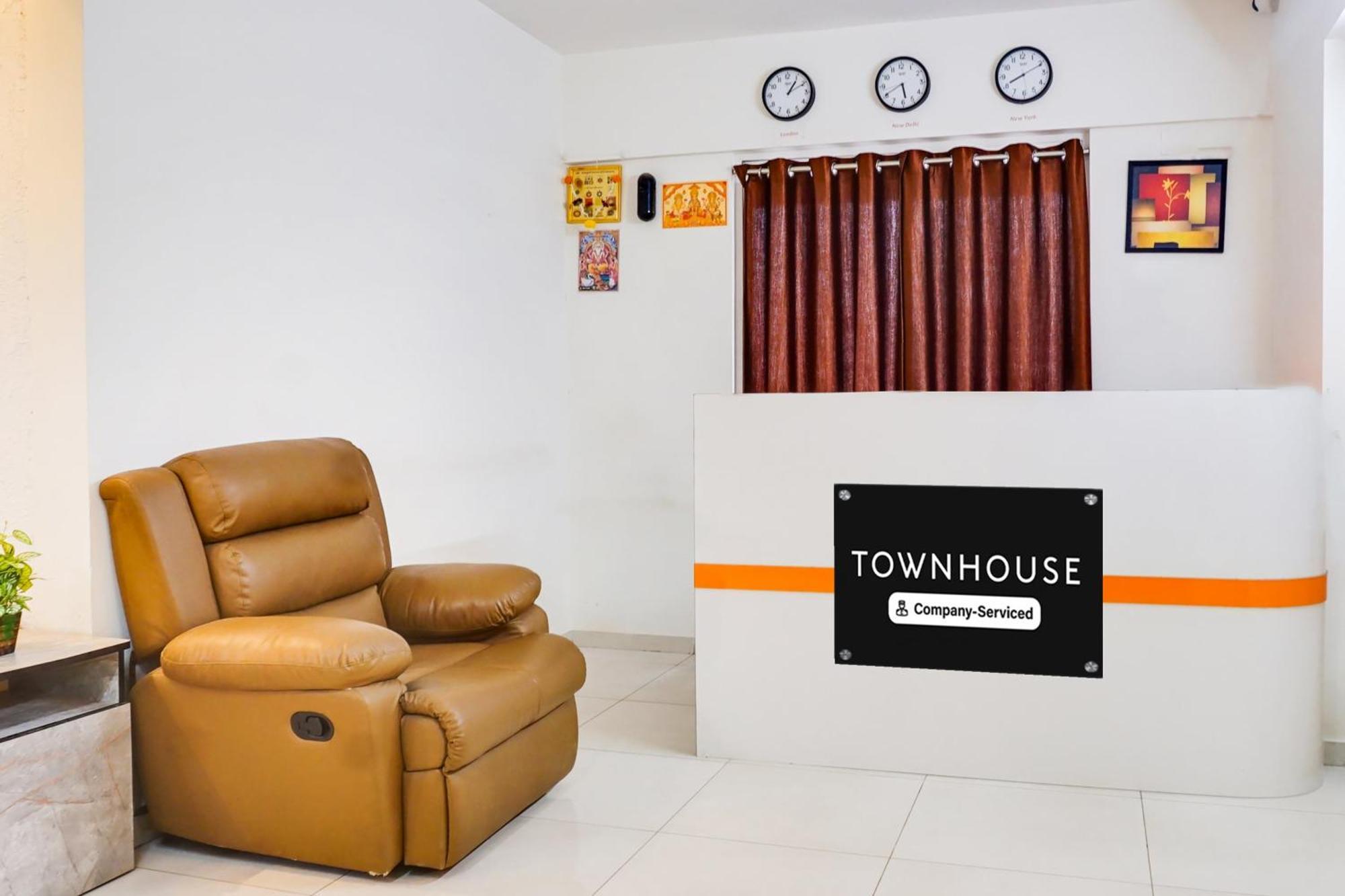 Super Townhouse Lohegaon Near Pune Airport Formerly Landmark Regency Lohogaon Bagian luar foto