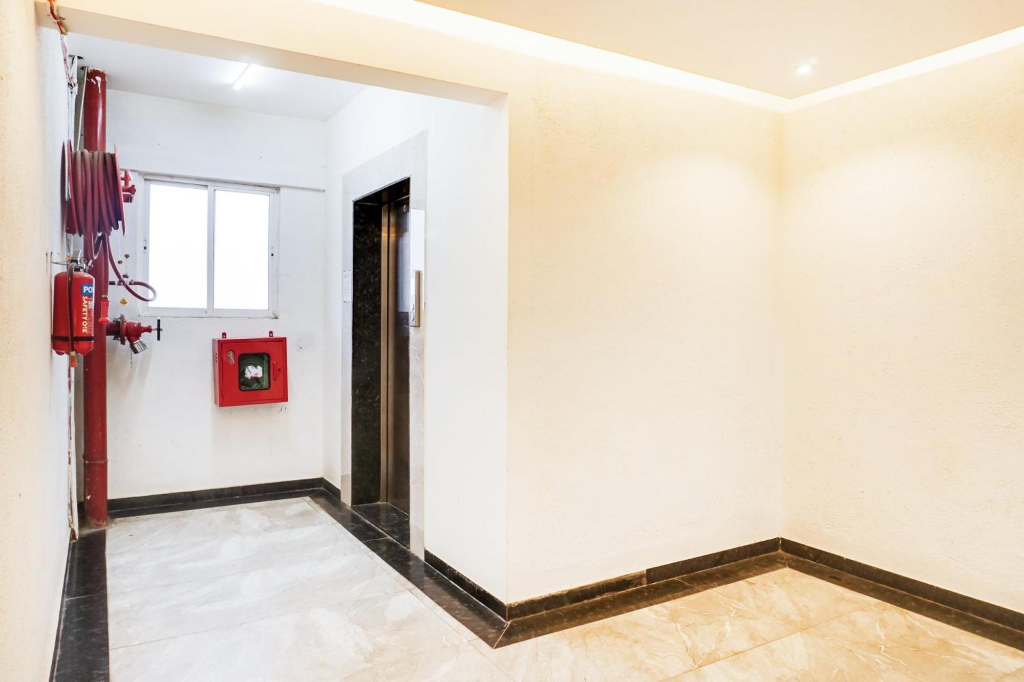 Super Townhouse Lohegaon Near Pune Airport Formerly Landmark Regency Lohogaon Bagian luar foto