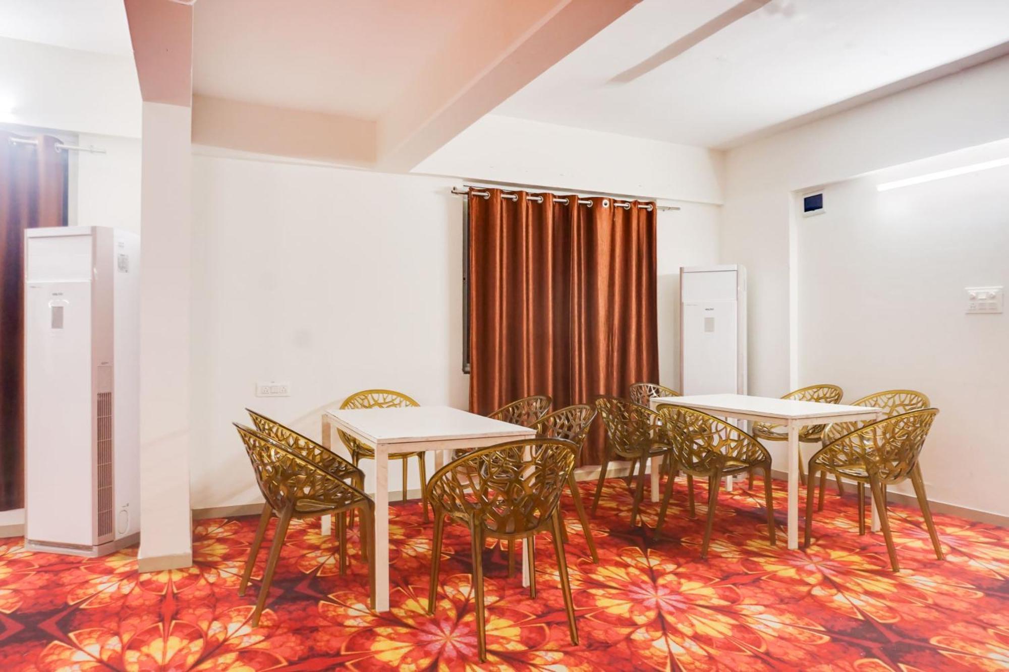 Super Townhouse Lohegaon Near Pune Airport Formerly Landmark Regency Lohogaon Bagian luar foto